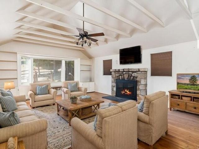 House for sale in Rimforest, California