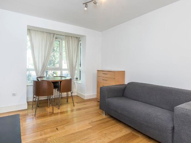 Room for rent in Highbury, Greater London