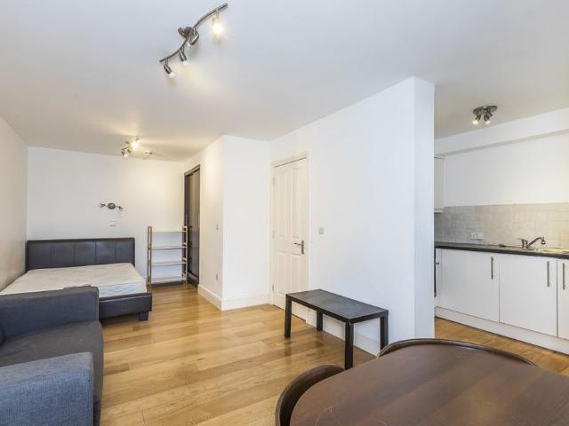 Apartment for rent in Highbury, Greater London