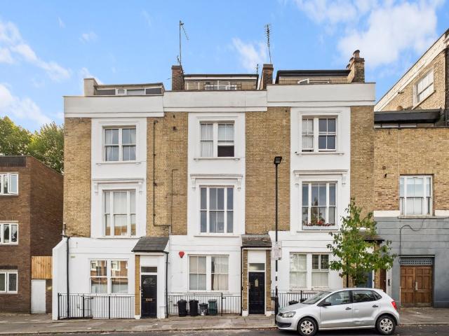 Apartment for rent in Highbury, Greater London