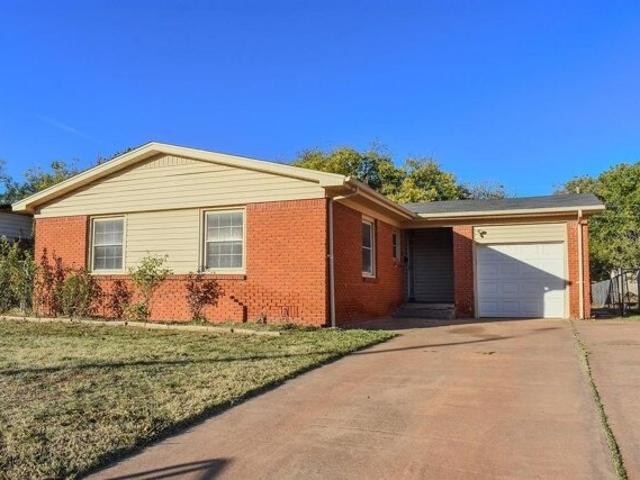 House for sale in Taylor, Texas