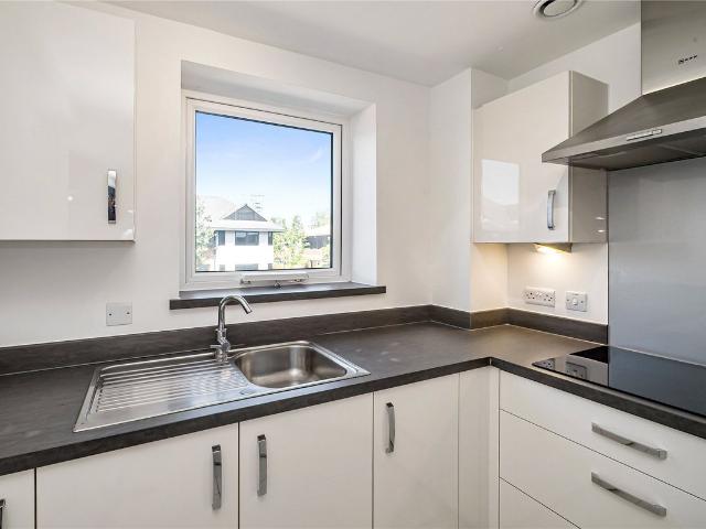 Apartment for rent in Hounsome Fields, Priest Down