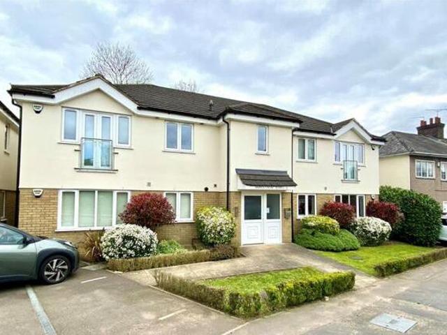 House for sale in Potters Bar, Hertfordshire