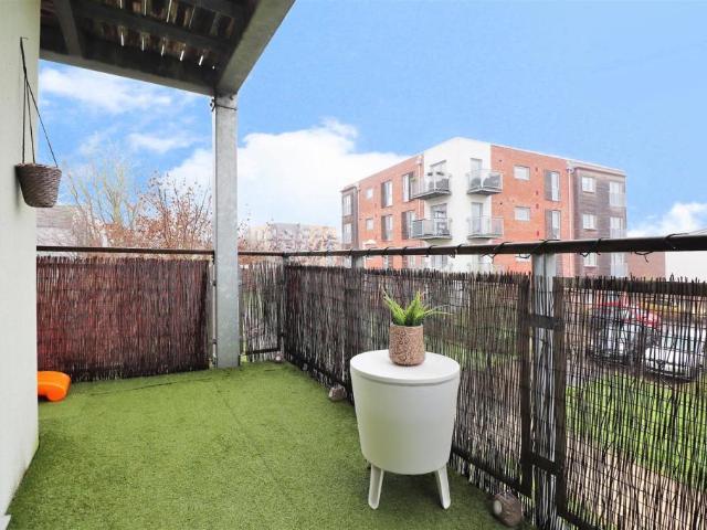 Apartment for rent in Monks Orchard, Kent