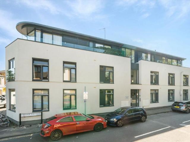 Apartment for rent in Norbiton, Greater London