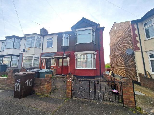 House for rent in Highams Park, Greater London