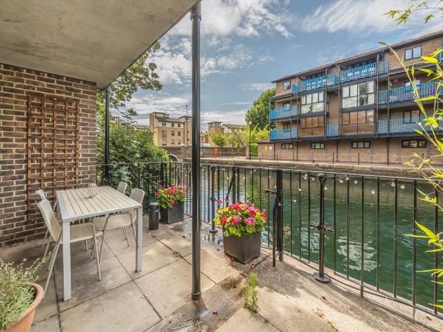 House for rent in Blackwall, Greater London