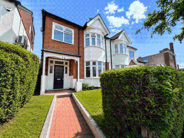 Room for rent in Temple Fortune, Greater London