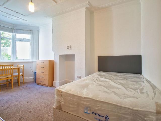 Room for rent in Temple Fortune, Greater London