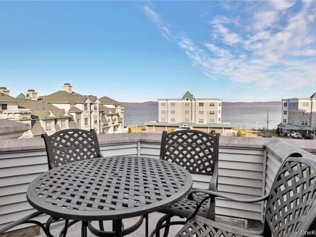 Condo for sale in Rockland, New York