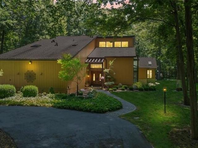 House for sale in Grosse Ile