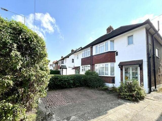 House for sale in Chessington