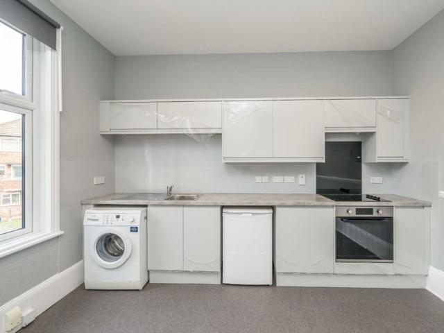 Apartment for rent in Blackhills, Surrey