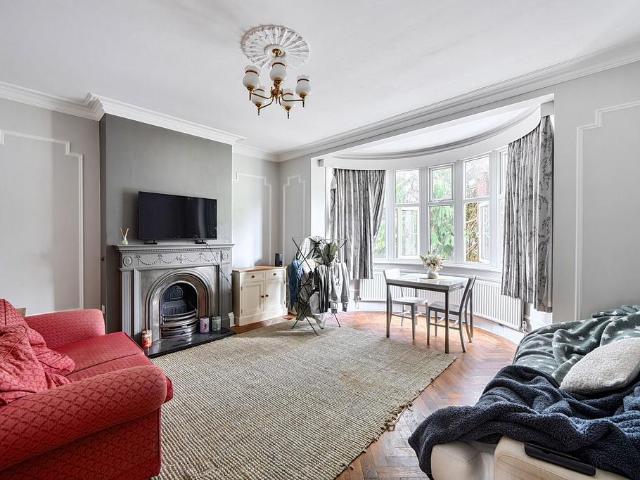 House for rent in Carshalton Beeches, Greater London