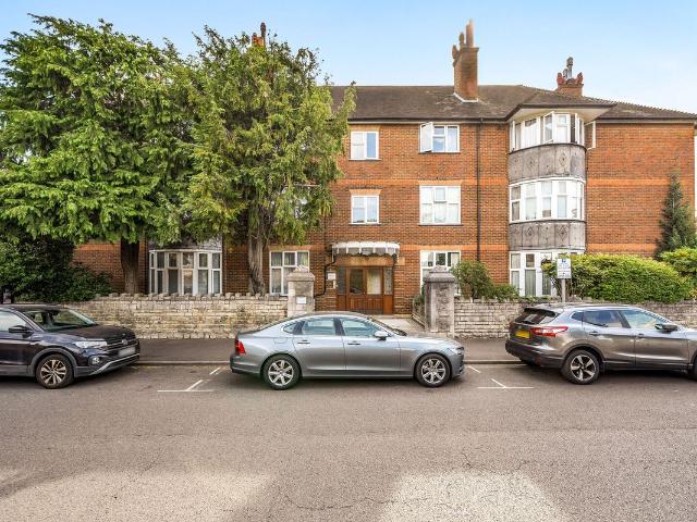 Apartment for rent in Carshalton Beeches, Greater London