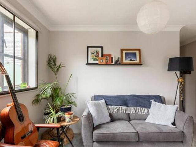 House for sale in Ashlyns Estate, Pouchen End