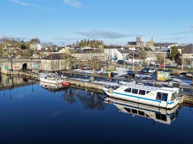 Terraced House for sale in Leitrim, Connacht