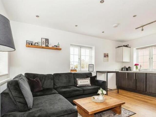 House for sale in Pachesham Park, Surrey