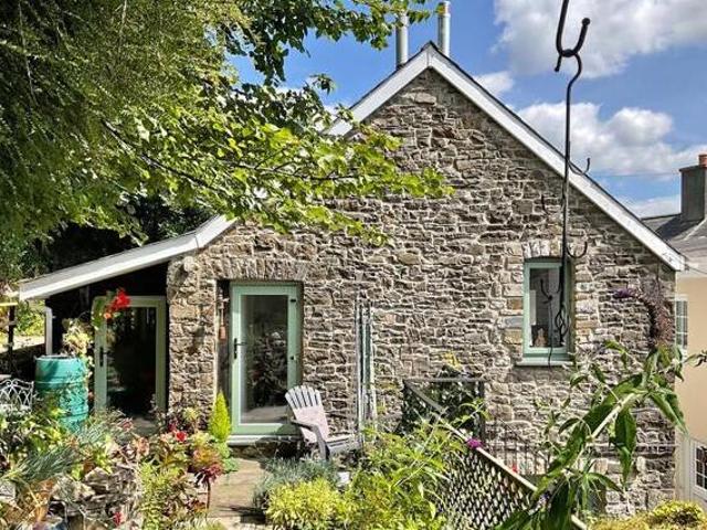 House for sale in Llandeilo, Wales