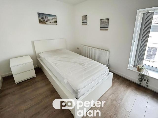 Room for rent in Troed-y-rhiw, Troedyrhiw