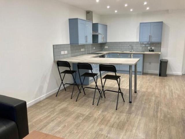 Room for rent in Troed-y-rhiw, Troedyrhiw
