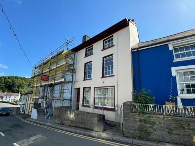 House for sale in Newcastle Emlyn, Wales