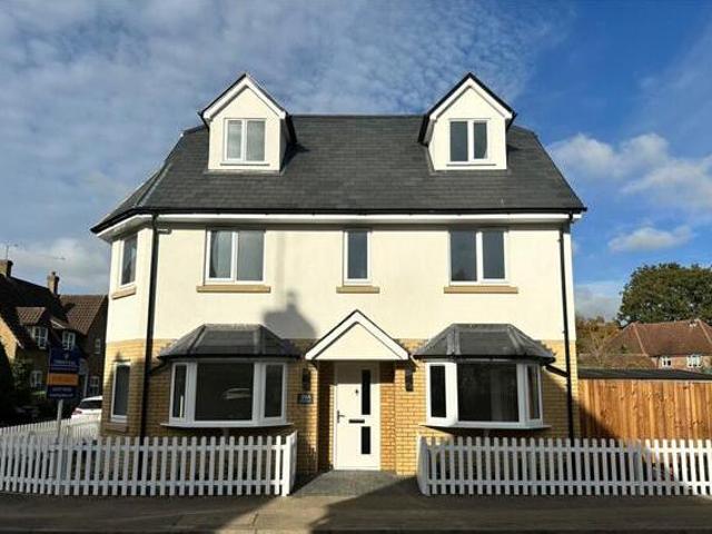 House for sale in Noak Hill, Noak Bridge