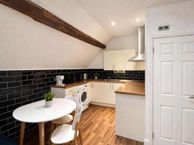 Studio for rent in Baswich, Staffordshire