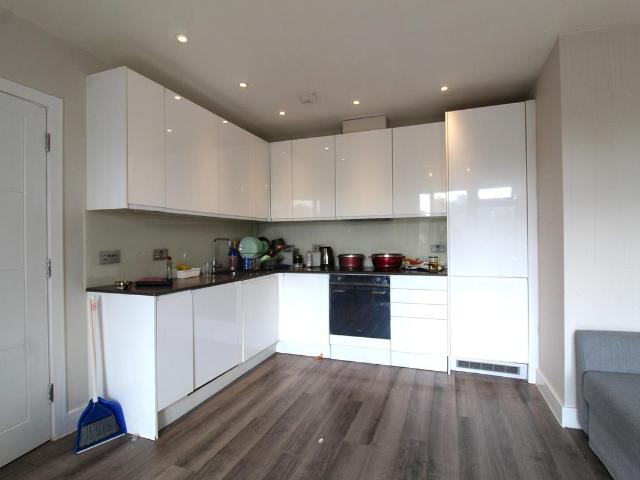 Apartment for rent in The Image, Pouchen End