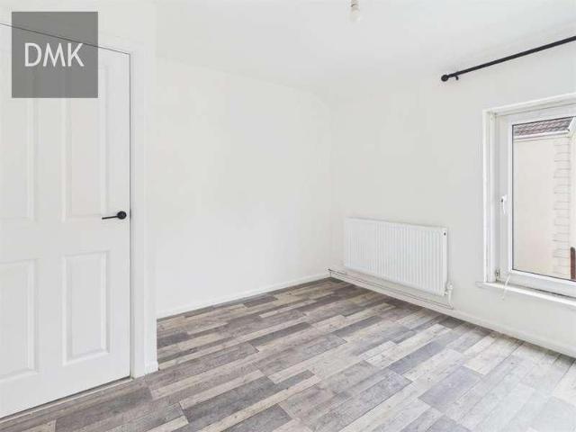 Apartment for rent in Newcastle Higher, Aberkenfig