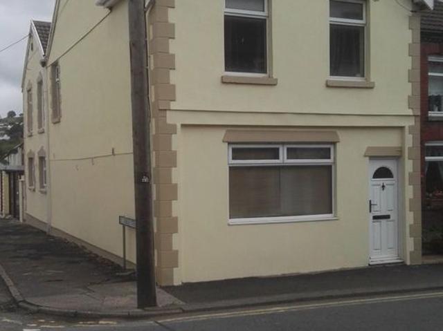 Apartment for rent in Llanharan, Wales