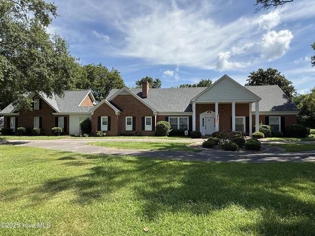 House for sale in Elm City