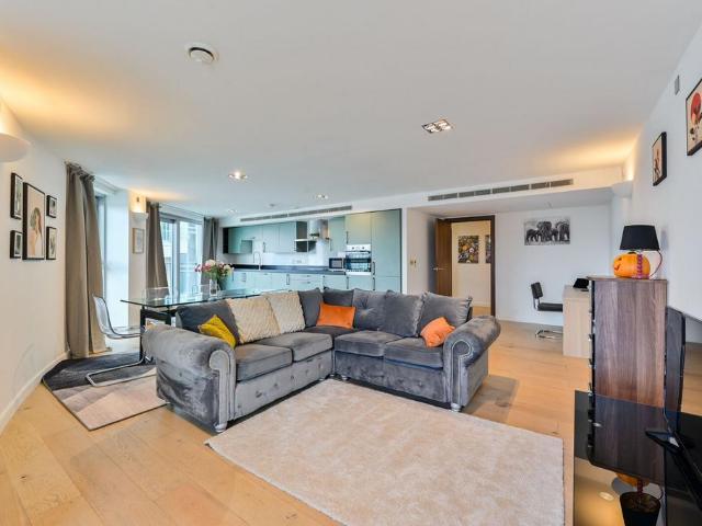 Apartment for rent in Battersea, Greater London