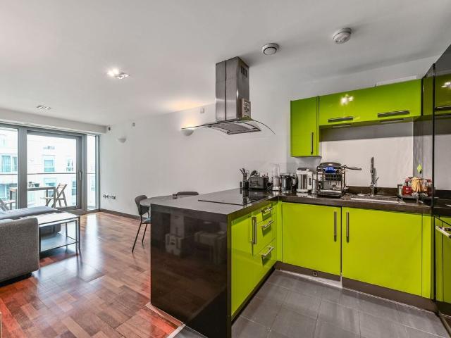 Apartment for rent in Battersea, Greater London
