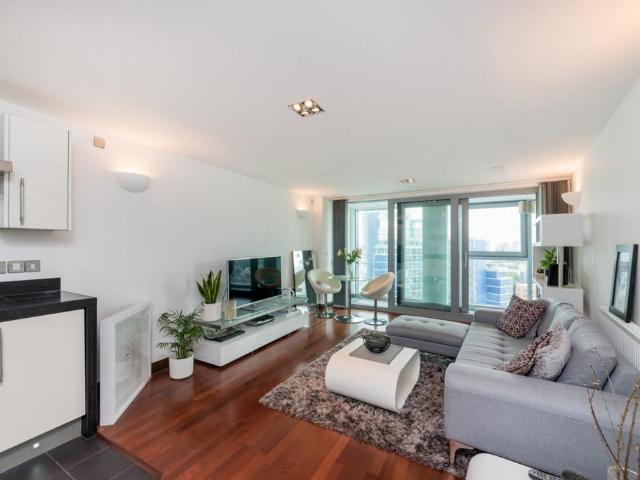 Apartment for rent in York Road Estate, Greater London