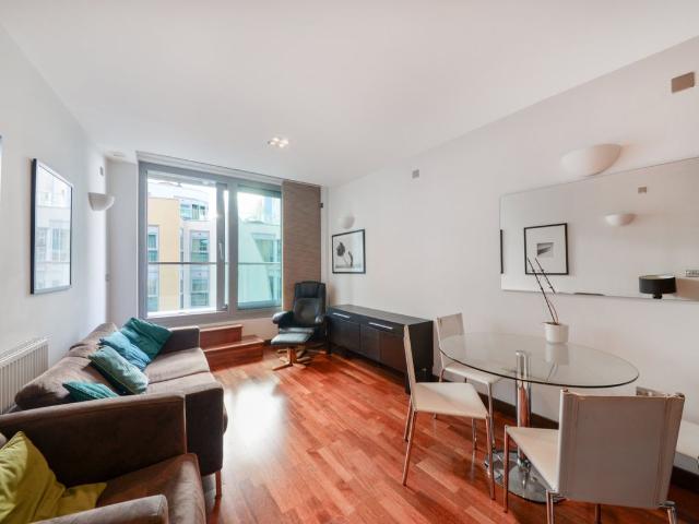 Apartment for rent in York Road Estate, Greater London