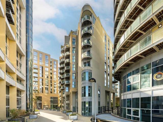 Apartment for rent in Battersea, Greater London