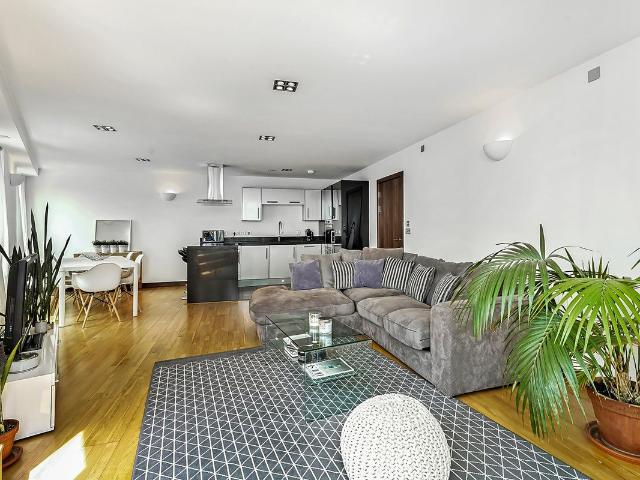 Apartment for rent in Battersea, Greater London