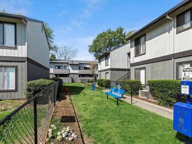 Apartment for rent in Solano, California