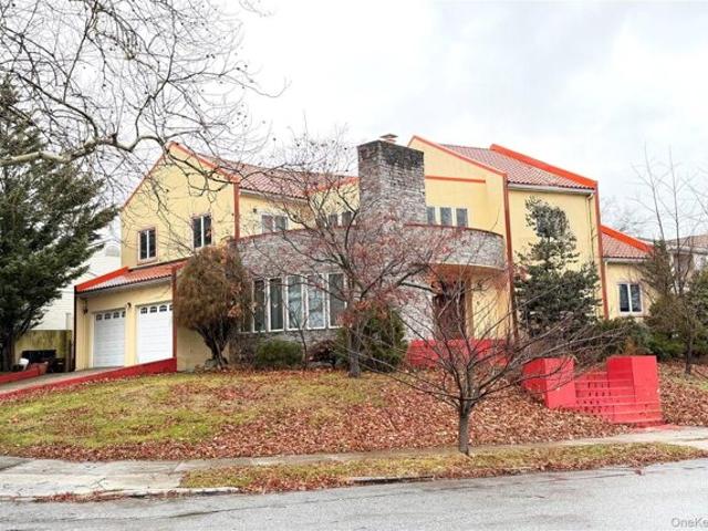 House for sale in Queens, Arverne