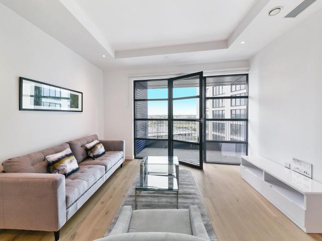 Apartment for rent in London City Island, Blackwall