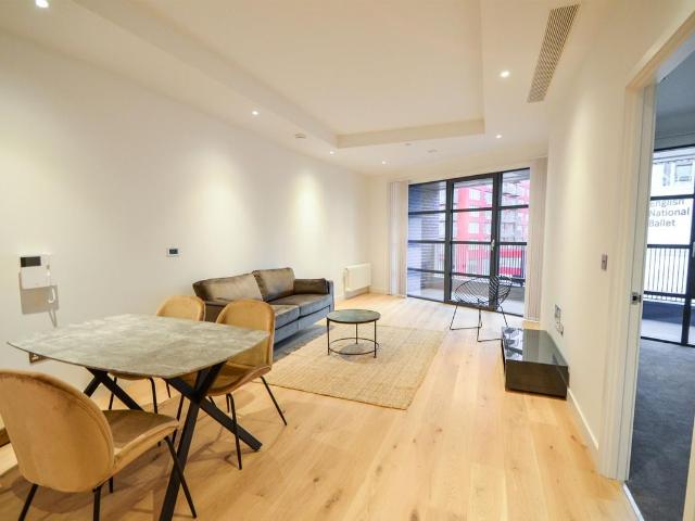 House for rent in London City Island, Blackwall