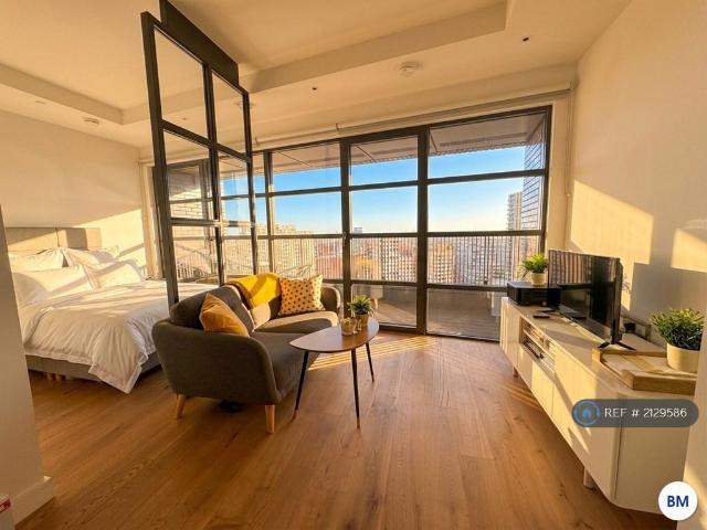 Apartment for rent in London City Island, Blackwall