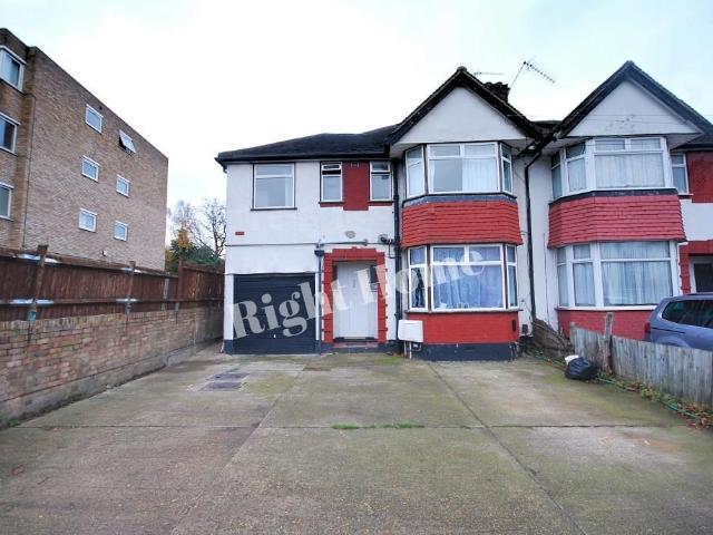 Apartment for rent in Alperton, Greater London