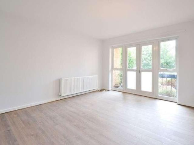 Apartment for rent in Whiteley Village, Elmbridge
