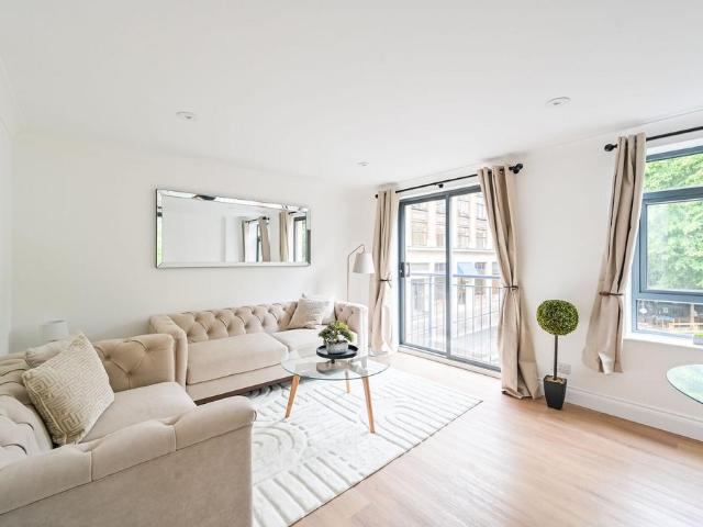 Apartment for rent in Lyons, Greater London