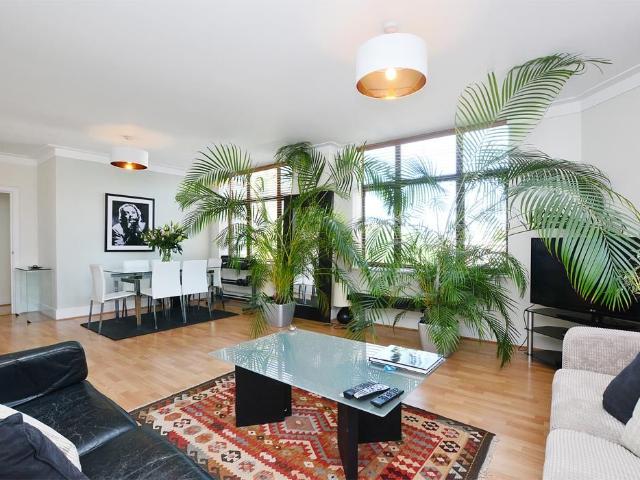Apartment for rent in Lyons, Greater London