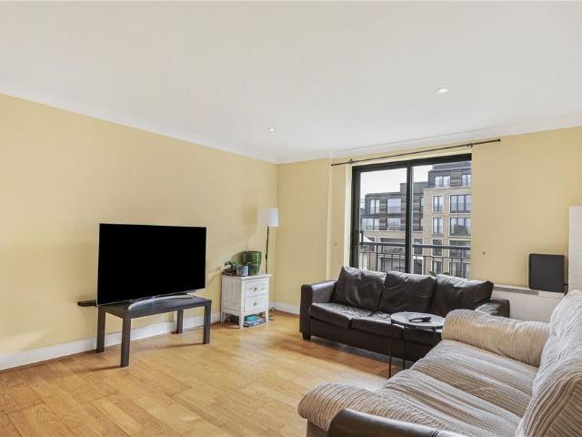 Apartment for rent in Lyons, Greater London