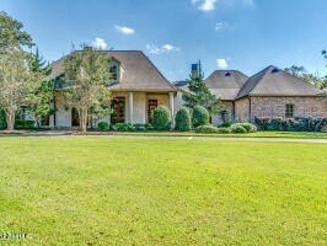 House for sale in Ridgeland, Mississippi