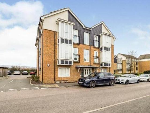 House for sale in Purfleet, Essex